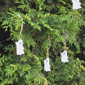 Houten Decoratie Spookjes 24 stuks